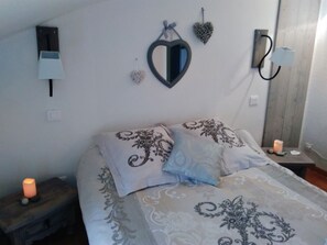 4 bedrooms, iron/ironing board, WiFi