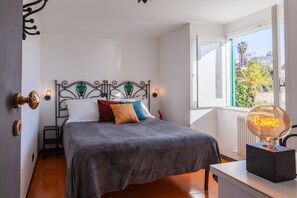 3 bedrooms, in-room safe, iron/ironing board, free WiFi