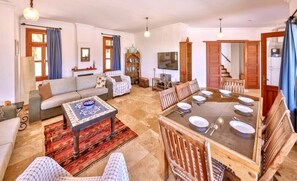 TV, fireplace, DVD player, books - Ideal Villa for Those Simply Wishing to Relax in Peace (kas)