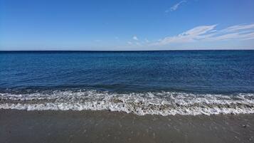 Una spiaggia nelle vicinanze