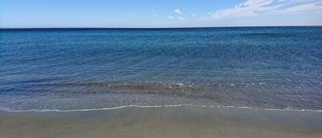 Una spiaggia nelle vicinanze