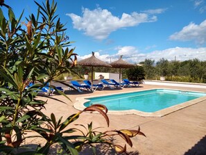Outdoor pool - ideal place to relax and unwind farm. (Santa Margalida)