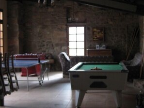 Games room - Self catering Les Pletes for 19 people (Massoteres)