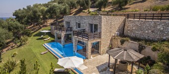 Villa de rêve au bord de la mer avec piscine chauffée