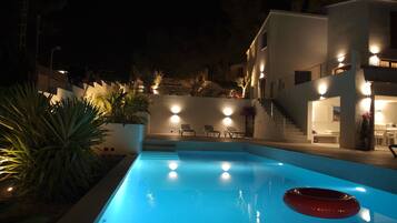 Piscine extérieure