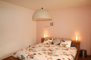 4 Schlafzimmer, Schreibtisch, Bügeleisen/Bügelbrett, kostenloses WLAN