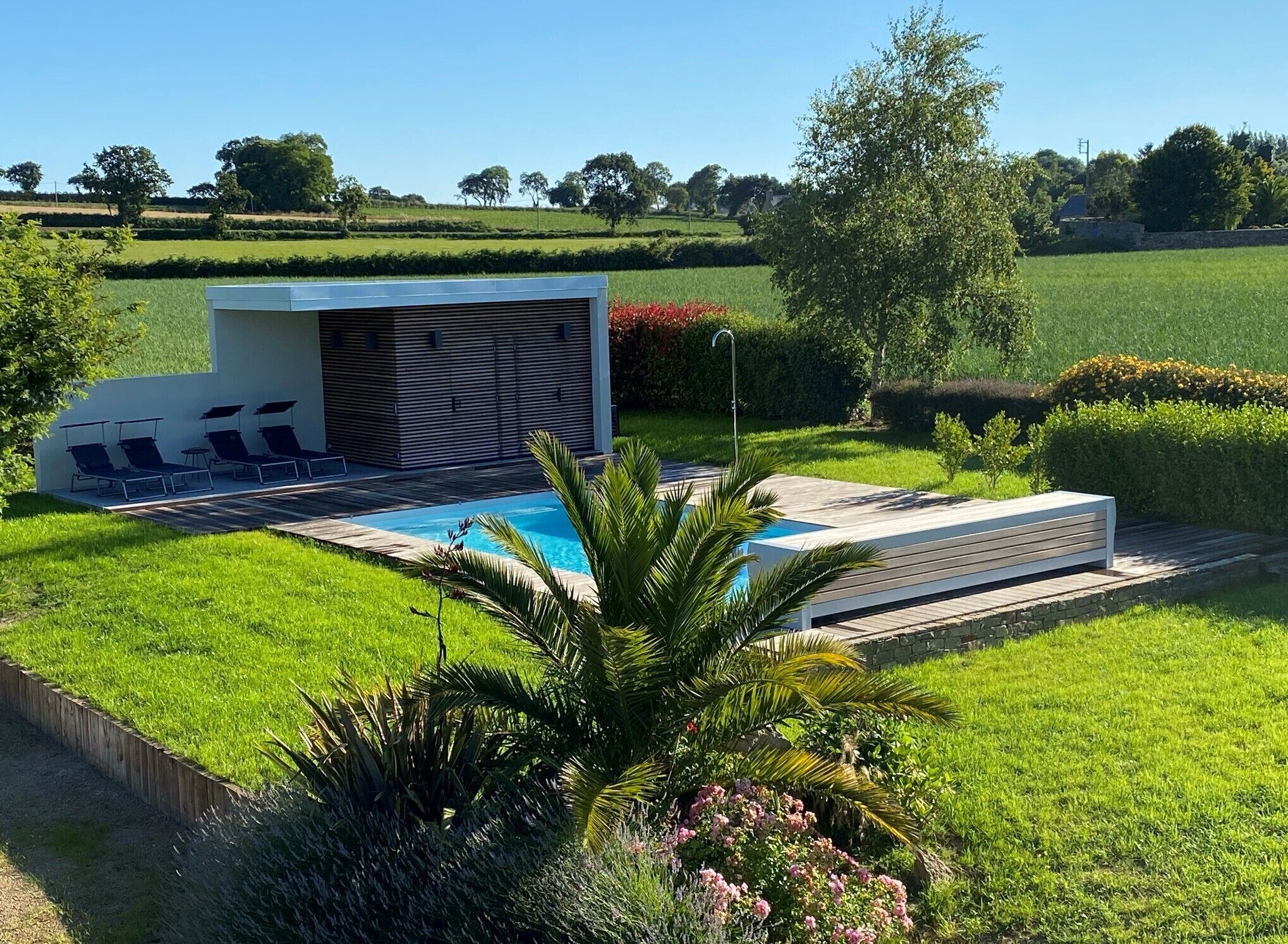 Piscina all'aperto, una piscina riscaldata