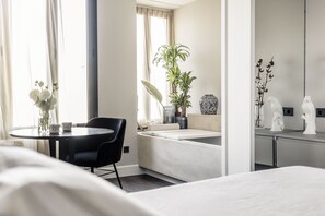 4 slaapkamers, een kluis op de kamer, een strijkplank/strijkijzer