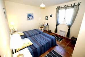 3 slaapkamers, een strijkplank/strijkijzer, gratis wifi