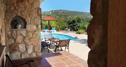 'The Retreat' - Secluded Stone Built Villa - Sleeps 8