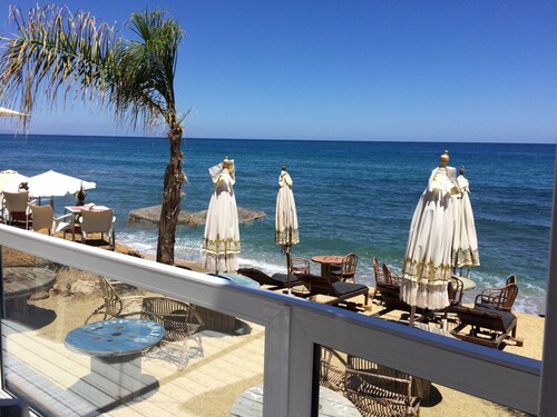 3 Bed Villa Stunning Private Pool, Hot Tub And Private Gated Community 