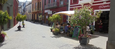 تناول الطعام بالخارج