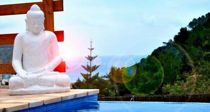 Ibizan house with private pool and sea views.(ETV / 0893-E)