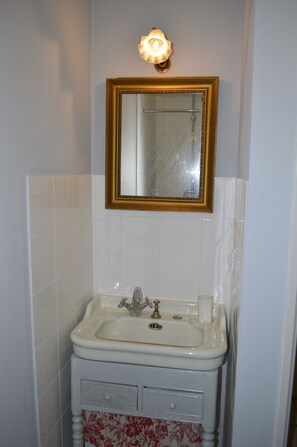 Douche, sèche-cheveux