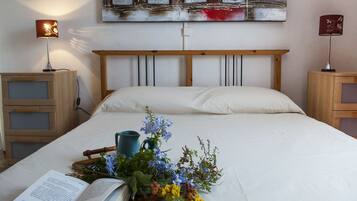 7 bedrooms, iron/ironing board, travel cot, free WiFi