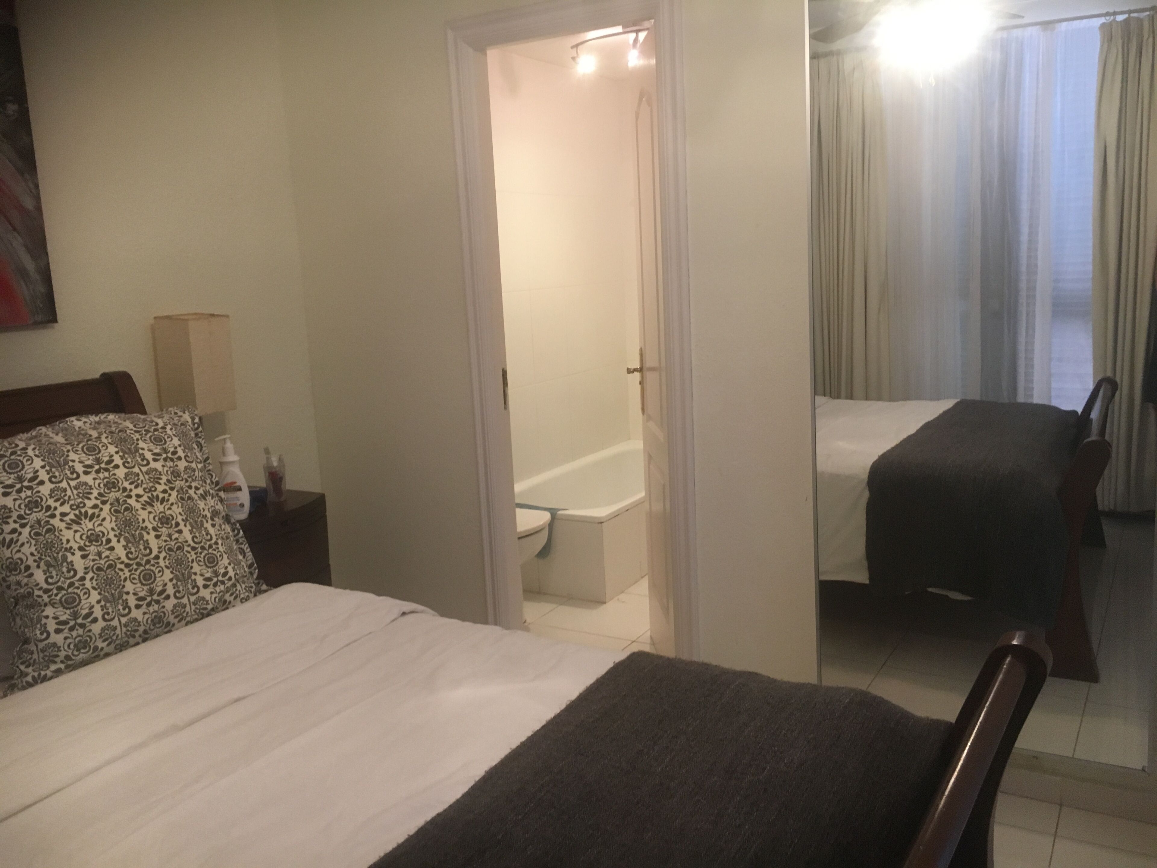 2 多间卧室、客房内保险箱、熨斗/熨衣板、WiFi