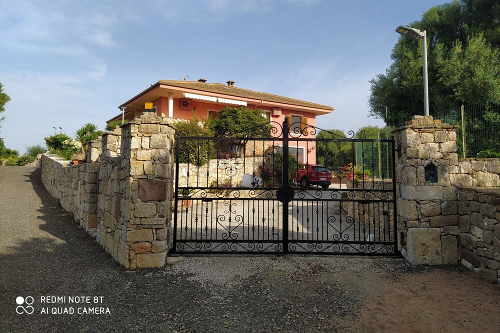 La Corte: house with garden to 10 minuteren from the sea
