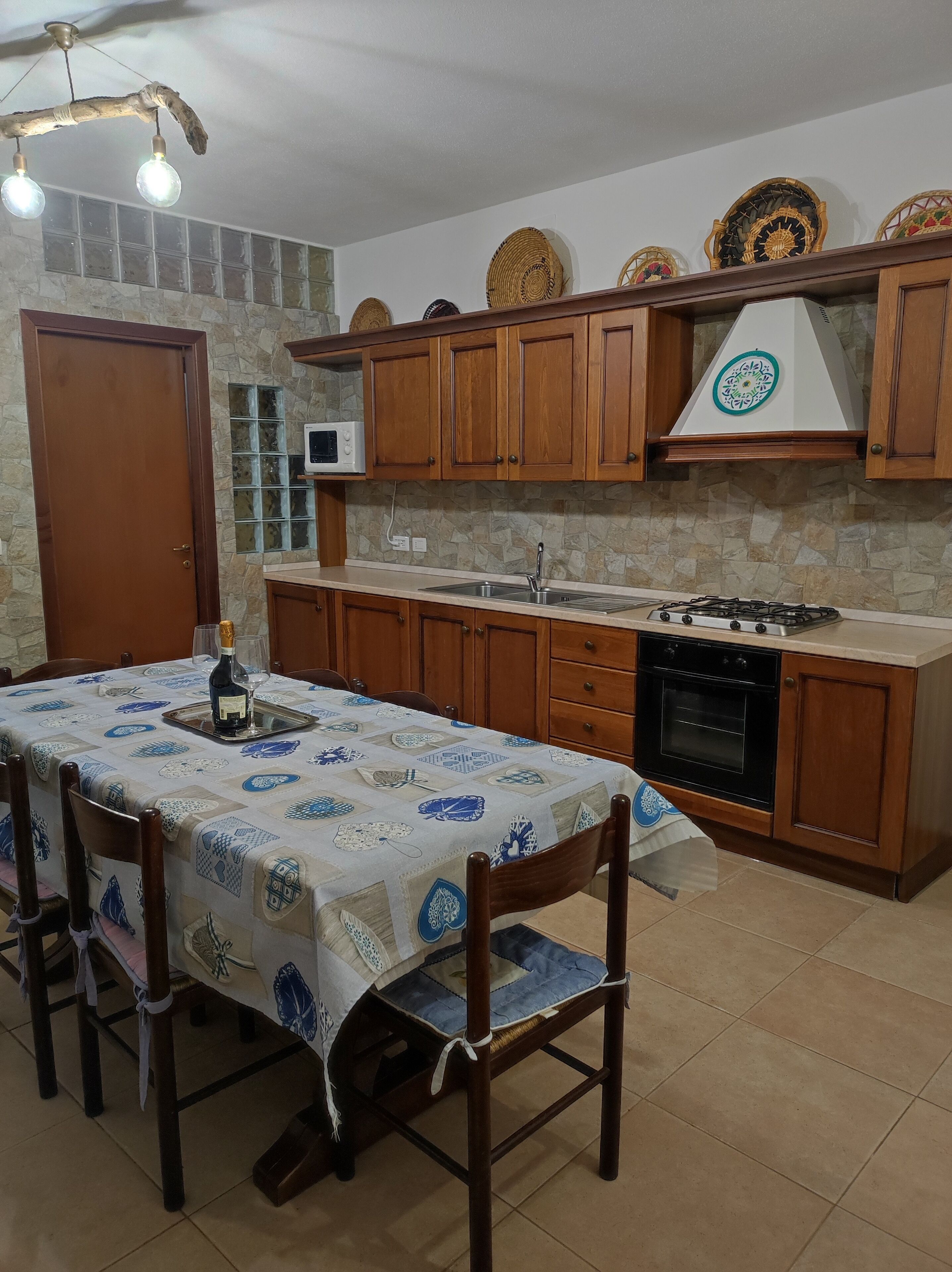 La Corte: house with garden to 10 minuteren from the sea