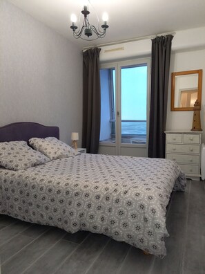 1 chambre, fer et planche à repasser, lit parapluie, Wi-Fi gratuit