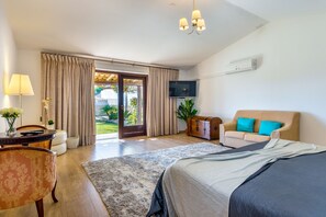 6 Schlafzimmer, Zimmersafe, Bügeleisen/Bügelbrett, kostenloses WLAN