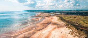 Smukke sommerhus ved havet, 1 minut fra stranden