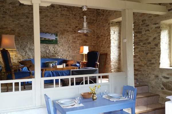 Bergerie lounge and dining area