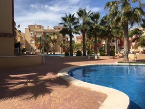 Outdoor pool - Puerto Marina 2 bedroom 2 bath apartment in Los Alcazares (Murcia)