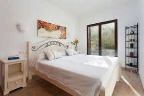 4 chambres, fer et planche à repasser, lit parapluie, Wi-Fi gratuit