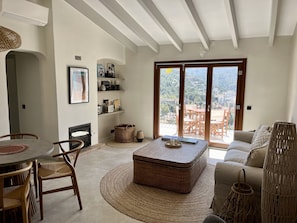 Smart TV, fireplace, books, music library - Apartment with spectacular sea views in Port de Soller (AC/WIFI). (Puerto de Sóller)