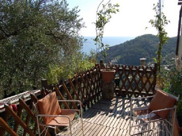 Property grounds - Charming 50m2 + covered loggia overlooking the sea (Bonassola)