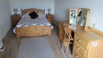 1 bedroom, iron/ironing board, travel cot, free WiFi