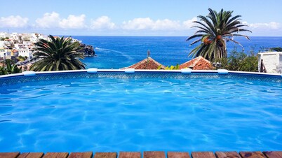 Casa típica del siglo XVIII, con piscina privada y sin zonas comunes.