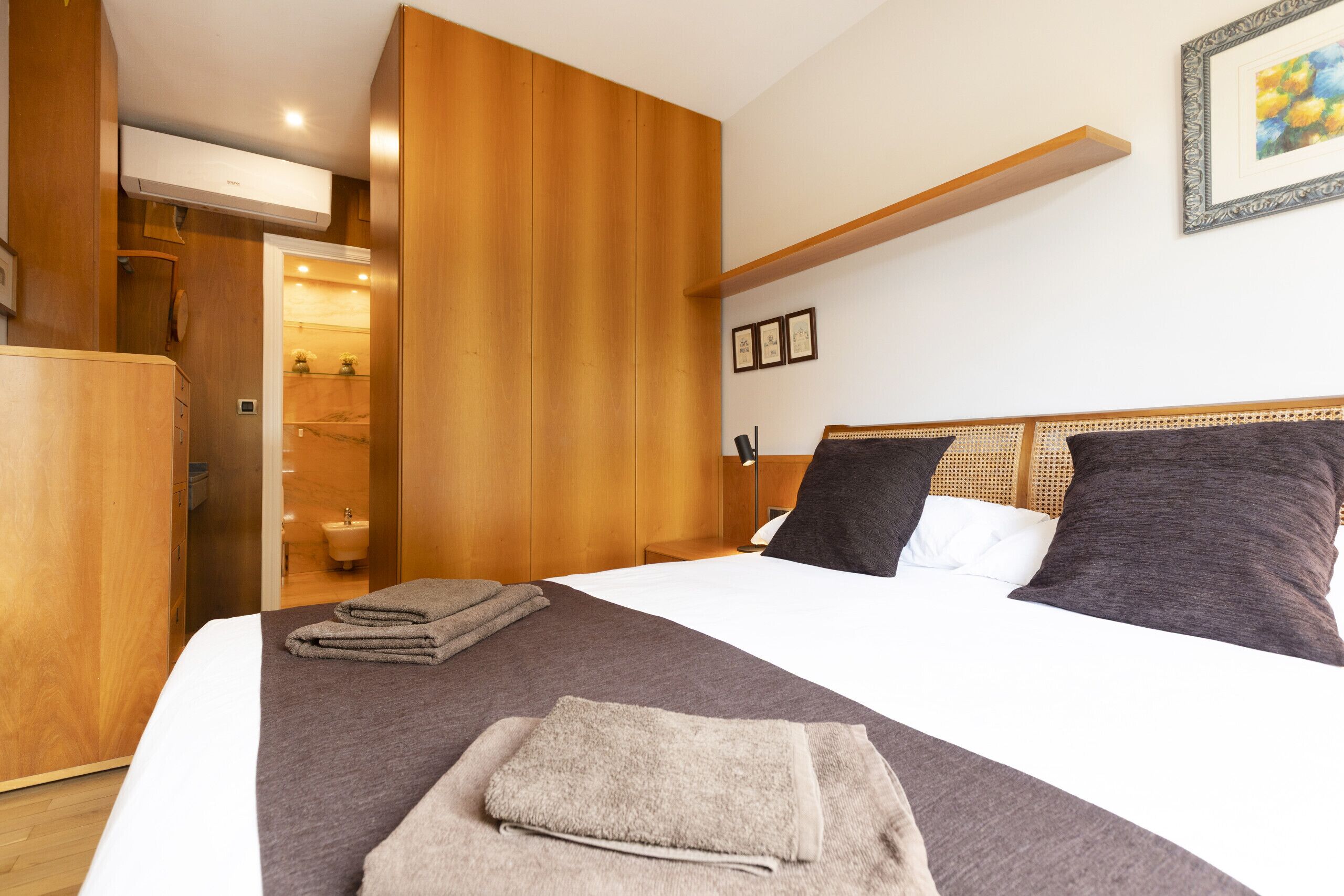 7 slaapkamers, een strijkplank/strijkijzer, gratis wifi, beddengoed