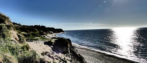 Una playa cerca