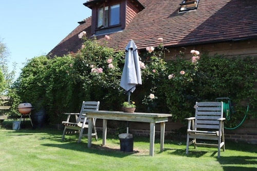 Studio With Uninterrupted Views Of Romney Marsh. Visit Rye Hythe and Canterbury