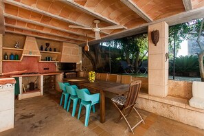 屋外ダイニングエリア