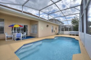 A heated pool - 4 Bed Villa with private pool overlooking Golf course and near Disney! (Davenport)