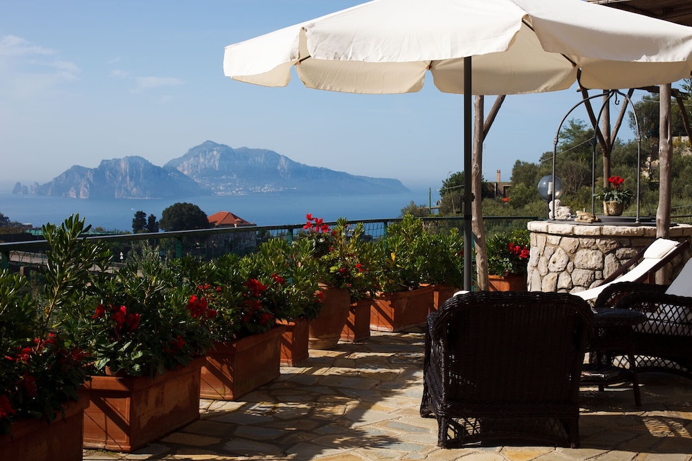 Villa Luisa, splendida villetta panoramica affacciata su Capri