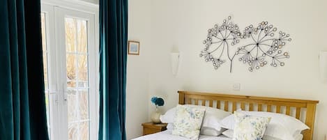 3 makuuhuonetta, silitysrauta/-lauta, vauvan matkasänky, ilmainen Wi-Fi