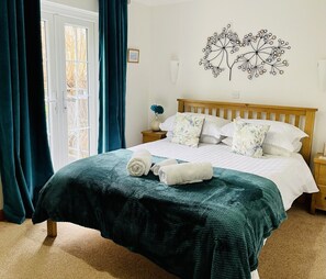 3 عدّة غرف نوم ومكواة/لوح كي وسرير سفر وواي فاي مجانًا