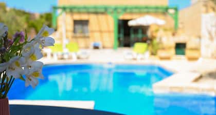 Erstklassige Villa Xini