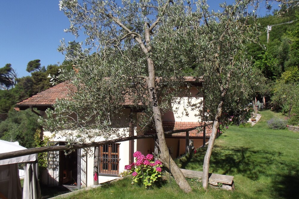 The Setting Is Just Perfect: Villa 180sqm,6 km From Beach, Private Pool, Gardens