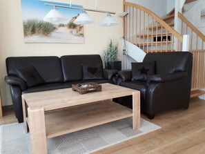 Tv, dvd-afspiller, bøger, videobibliotek