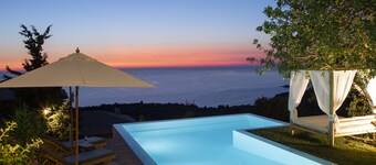 Luxury Villa with endless sea view,close to famous Porto Katsiki!
