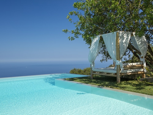 Luxusvilla mit endlosem Meerblick, nahe dem berühmten Porto Katsiki!