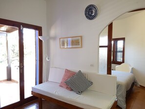 2 soverom, strykejern/-brett, reiseseng for barn og wi-fi (inkludert)