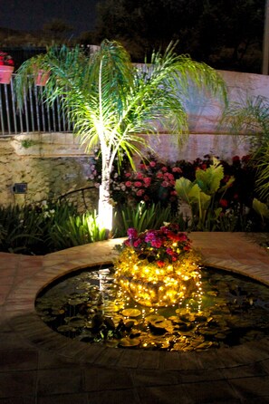 Property grounds - CLASSIC ANDALUSIAN VILLA, SURROUNDED BY ORANGE TREES, FOUNTAINS. PRIVATE POOL. (Órgiva)