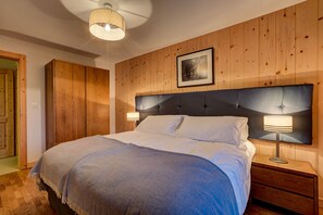 4 Schlafzimmer, Bügeleisen/Bügelbrett, WLAN, Bettwäsche