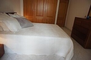 2 habitaciones, tabla de planchar con plancha y wifi gratis