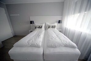 5 quartos, ferros/tábuas de passar roupa, Wi-Fi, roupa de cama